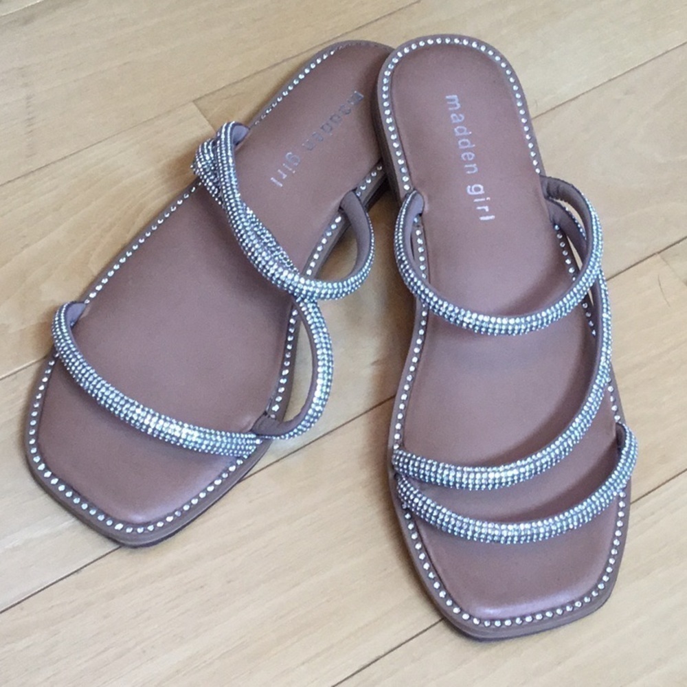 MADDEN girl starle slide on sandals with diamond like bling. Women’s size 6.5 - Picture 3 of 16